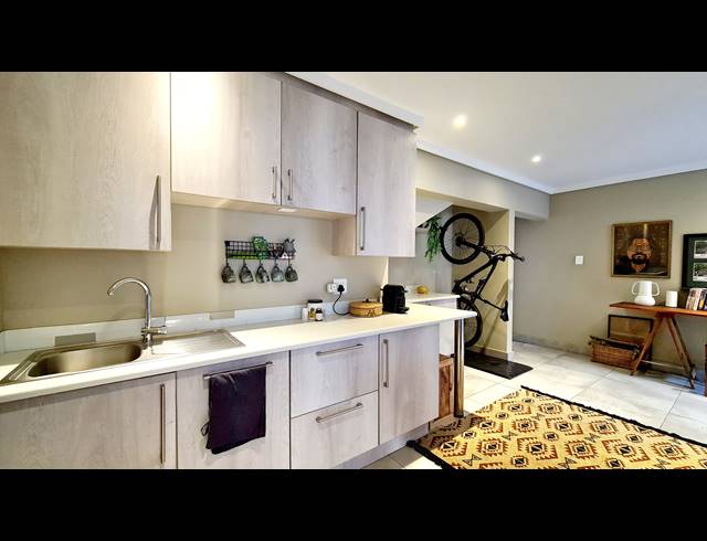 4 BEDROOM FREEHOLD FOR SALE IN SABLE HILLS